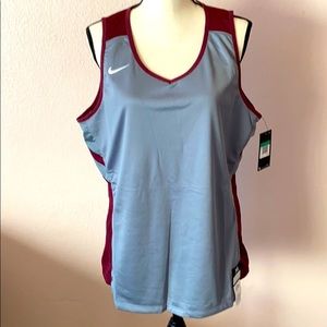 WOMENS NIKE BASKETBALL ATHLETIC TOP